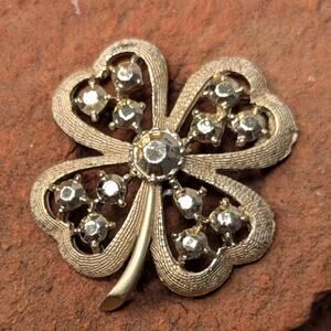 Vintage Gold Four Leaf Clover Brooch Pin  Gold Tone